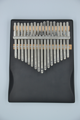 Kalimba, 17 toetsen, flatboard, zwart. Gestemd in C.