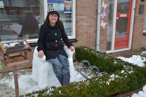 Sneeuwsculptuur 'Fauteuil' - Afbeelding 2