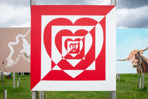 Spread love and watch it grow - op houten paneel 1.22 x 1.22m - Afbeelding 10