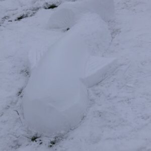 Sneeuwsculptuur Walvis (2)