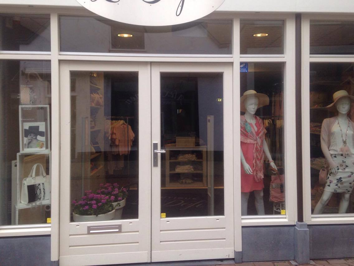 Project/boek Gedichtenroute Werkendam (bevat 2 gedichten van Yvonne van der Laan) - Afbeelding 7