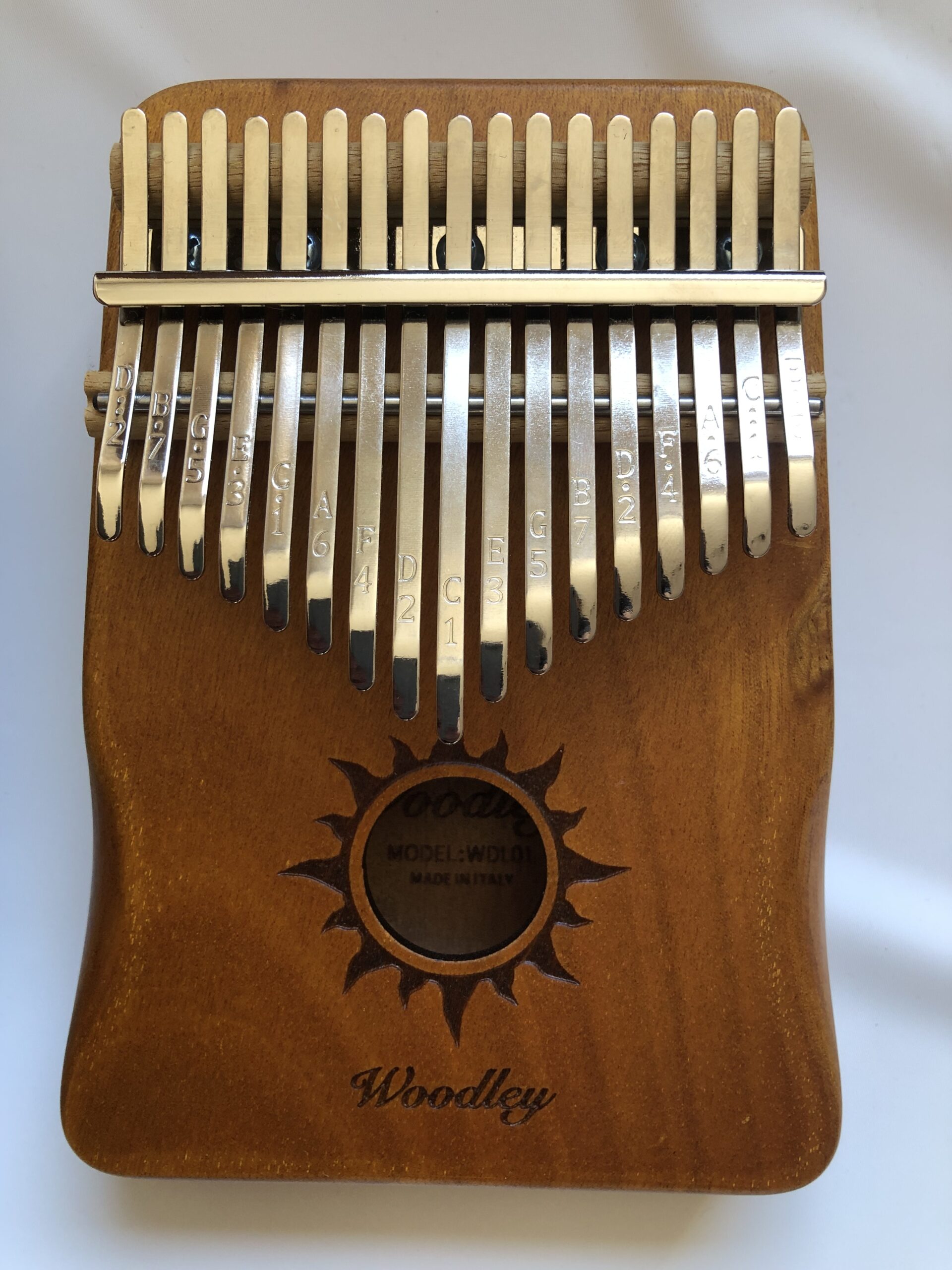 Kalimba K17 met open klankkast, Woodley, zonnig geel. Met zwart koffertje - Afbeelding 5